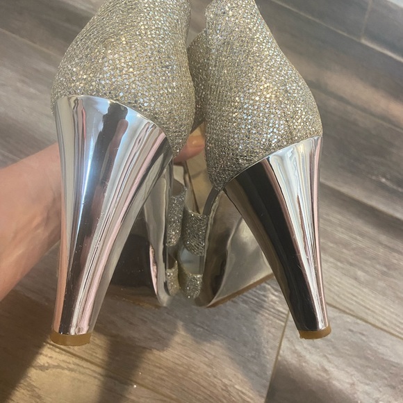 MK shoes - Picture 3 of 8